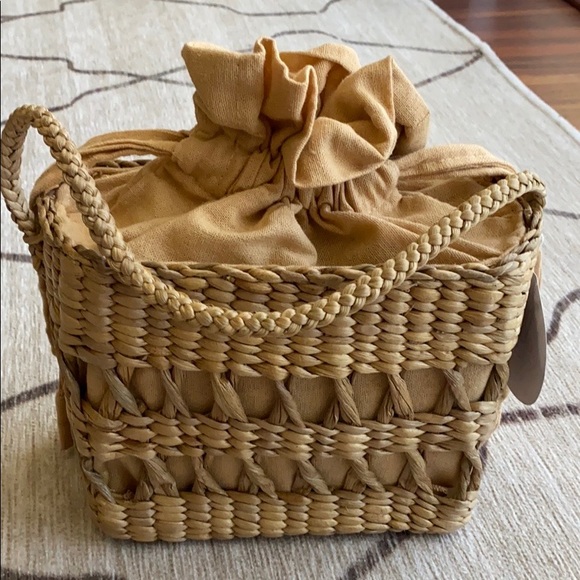 Ellen & James rose bucket bag - Picture 5 of 8